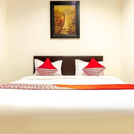 Oyo 1364 Pondok Wisata Istana XI Medan Zewnętrze zdjęcie